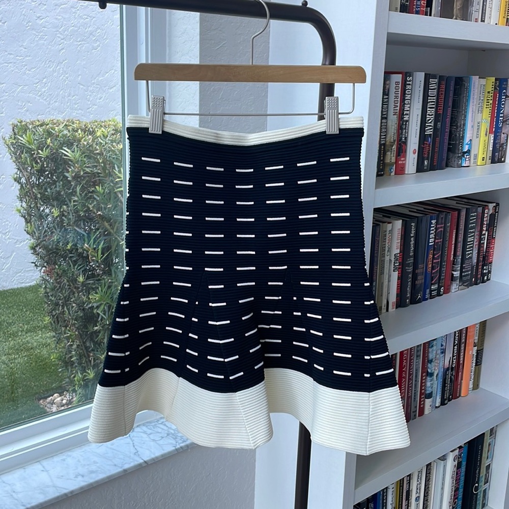 Patterned mini skirt
